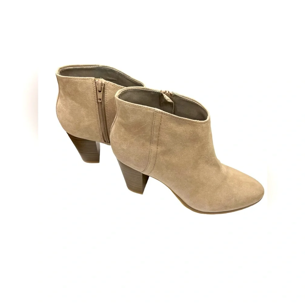 Super cute suede ankle boots ✨💕🛍️🥾 - Picture 1 of 5